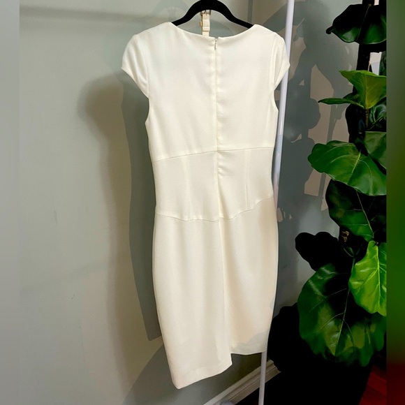 Cache White Dress with Belt - Size 4 - Picture 2 of 3